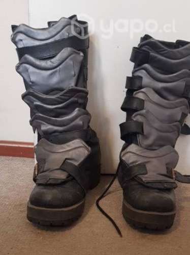 Botas 100% cuero estilo goticas/cyber