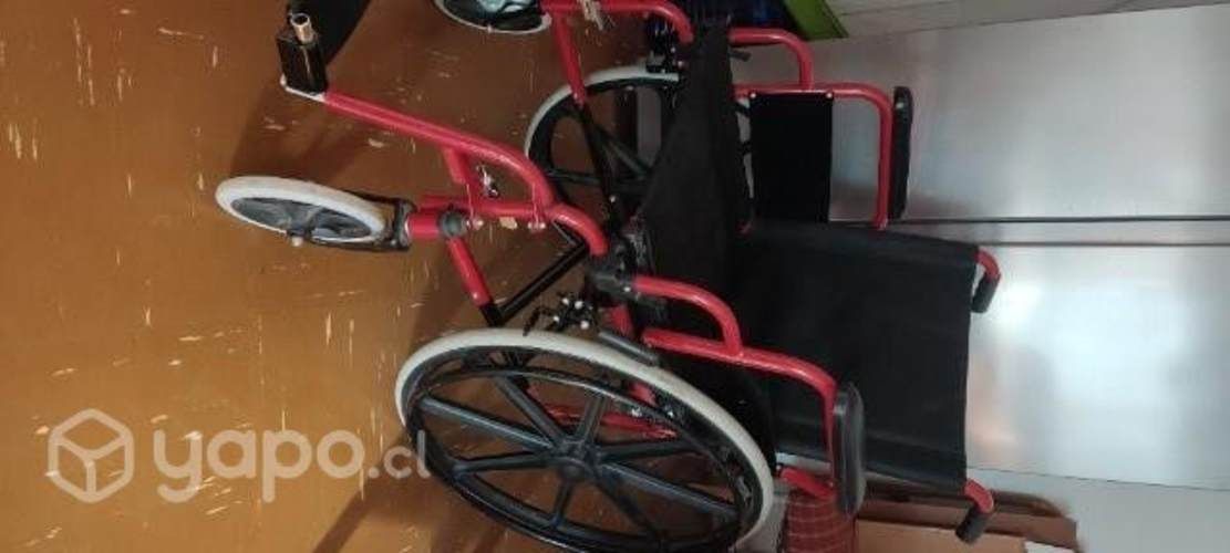 Colchón y silla de ruedas