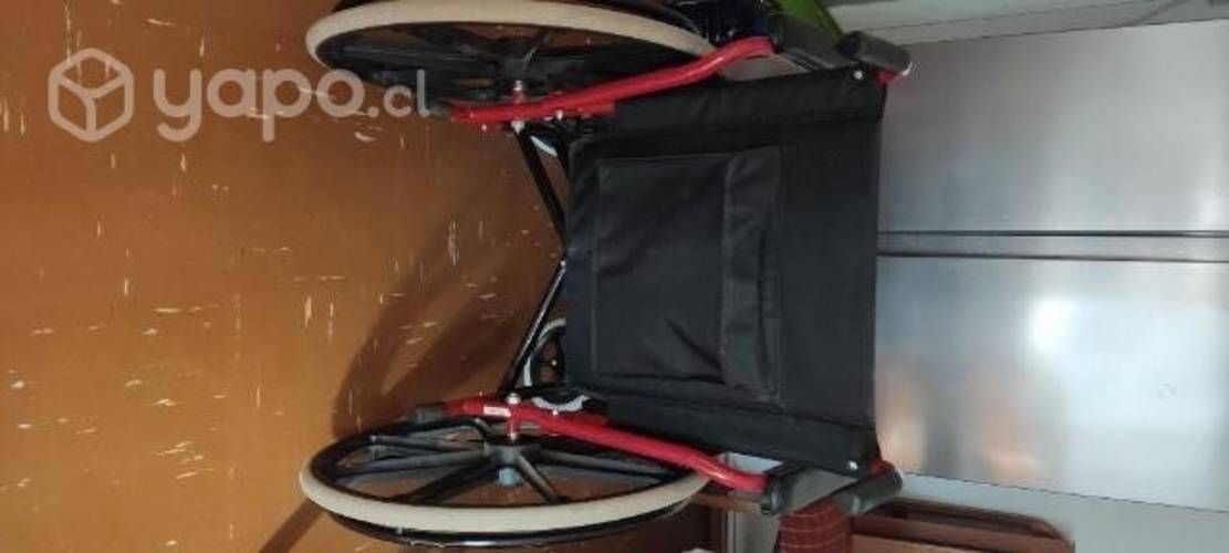 Colchón y silla de ruedas