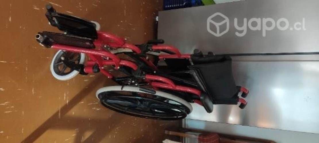 Colchón y silla de ruedas