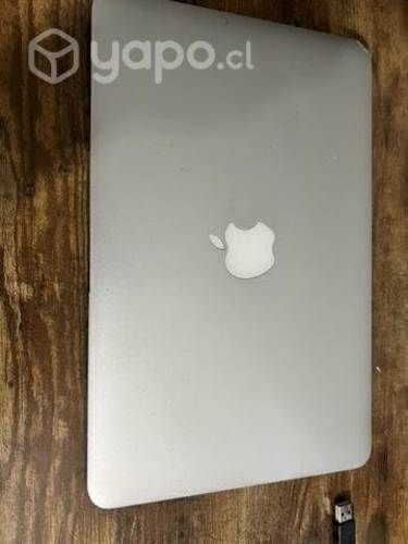 Mac book air con cargador incluido
