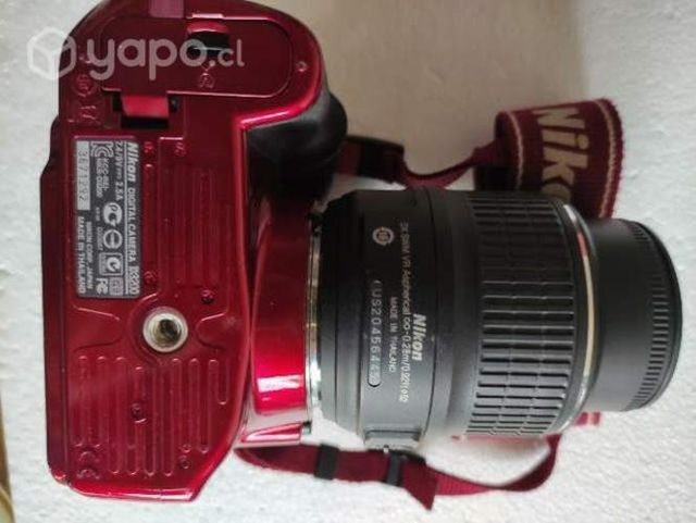 Camara de fotos Nikon D3200 roja