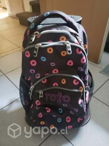 Mochila Totto con ruedas usada