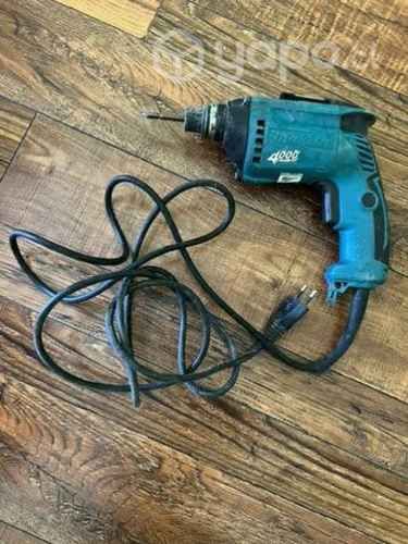 Taladro makita en buen estado