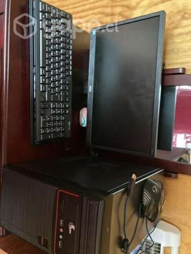 Pc de escritorio prácticamente nuevo