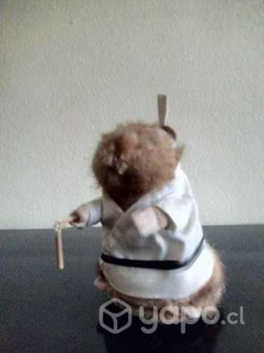 Muñeco karateca musical