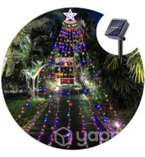 Luz solar árbol de navidad con estrellas de colore