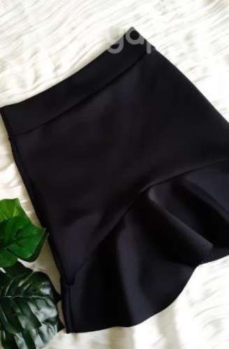 Falda talla S (38 aprox)