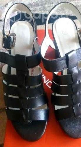Sandalias negras - cuero- # 36-37?