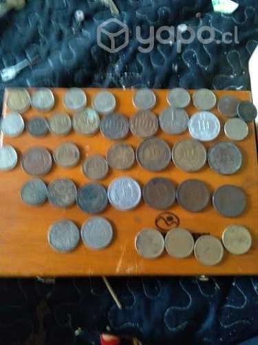 Monedas y llaves antiguas