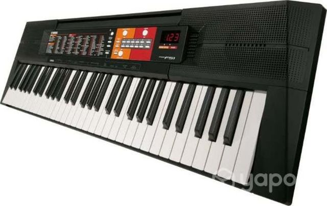 Teclado Yamaha F-51 61 teclas