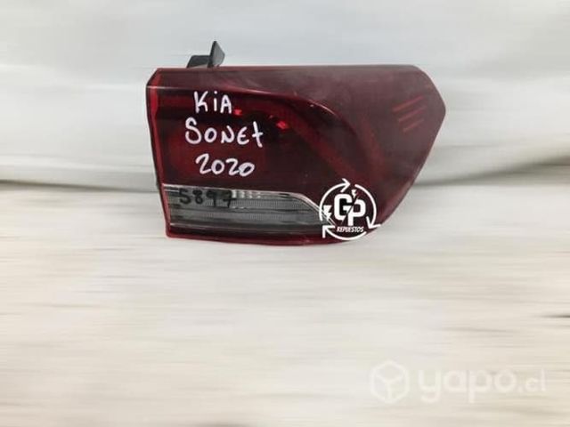 Foco trasero Rh Kia sonet 2020