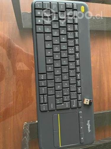 Teclado inalámbrico Logitech k400+ seminuevo