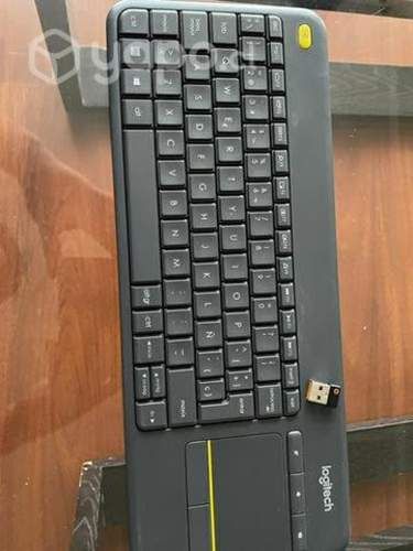 Teclado inalámbrico Logitech k400+ seminuevo