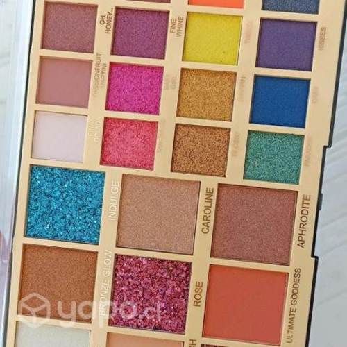 Hermosa peleta dé sombras excelente pigmentación