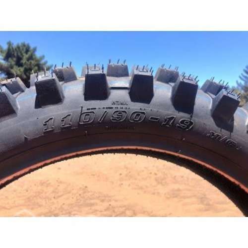 Neumático trasero 110/90-19 enduro cross