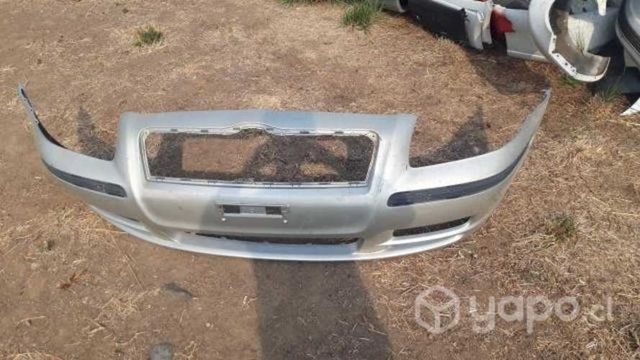 Parachoque delantero toyota avensis 2007