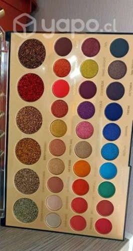 Hermosa paleta de sombras, contiene tonos glitter