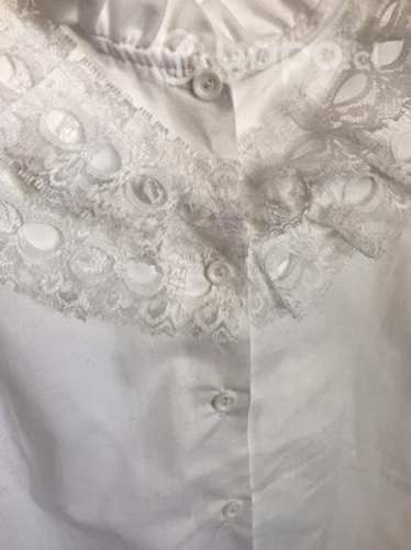 Blusa blanca huasa y otros trajes para el 18 talla
