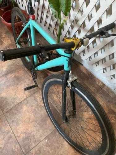 Bicicleta híbrida fixie