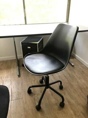 Silla de oficina con ruedas
