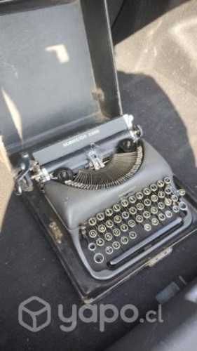 Máquina de e escribir antigua