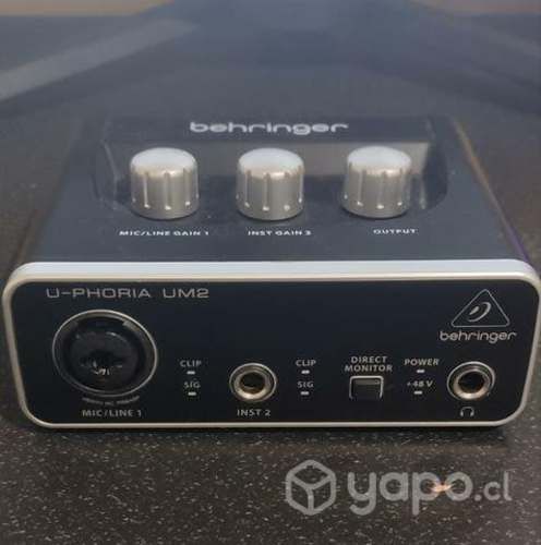Interfaz de sonido Behringer Um2