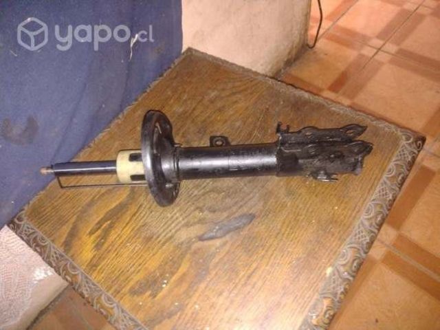 Ford Ecosport 2015 amortiguador izquierdo