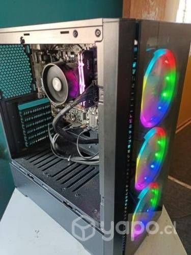 PC gamer más monitor