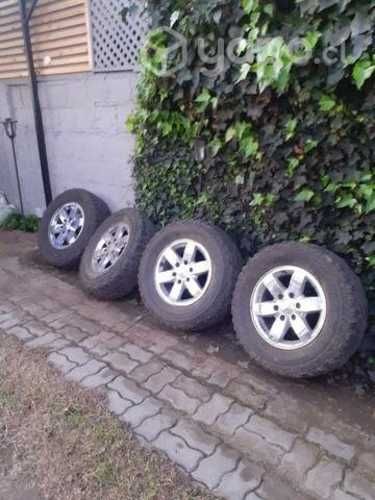 Juego de llantas con neumaticos originales