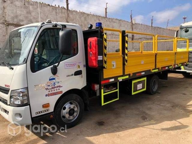 Arriendo camión Hino 300 año 2019