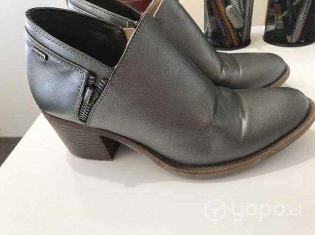Zapatos gris