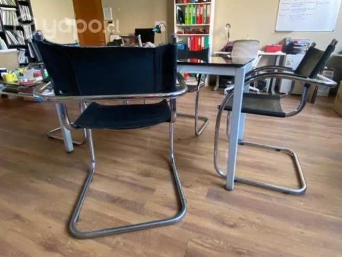 Sillas con mesa reuniones