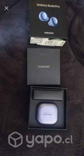 Audifonos samsung buds pro. Color violeta