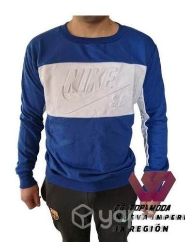 Poleron cuello polo letras relieve