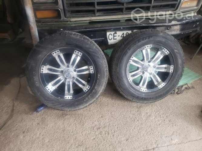 Juego de llantas 5 x 127 aro 17 con neumáticos