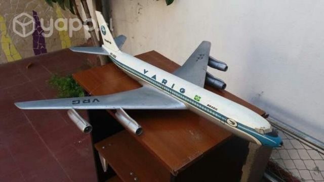 Antigua maqueta de avión de colección