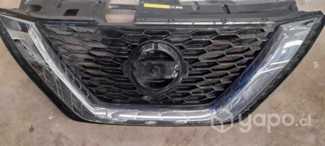Mascara nissan qashqai 2020 en adelante