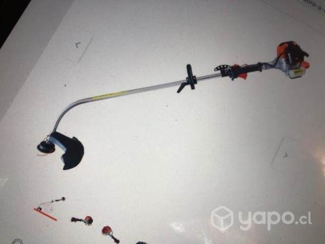 Orilladora marca Titan a combustión,