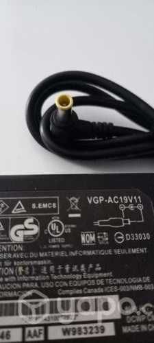 Cargador de notebook Sony original