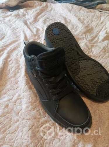Zapatos de colegio teener nro 40 , nuevos sin