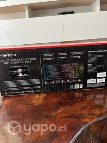 Teclado gamer fantech fighter tkl ll rgb