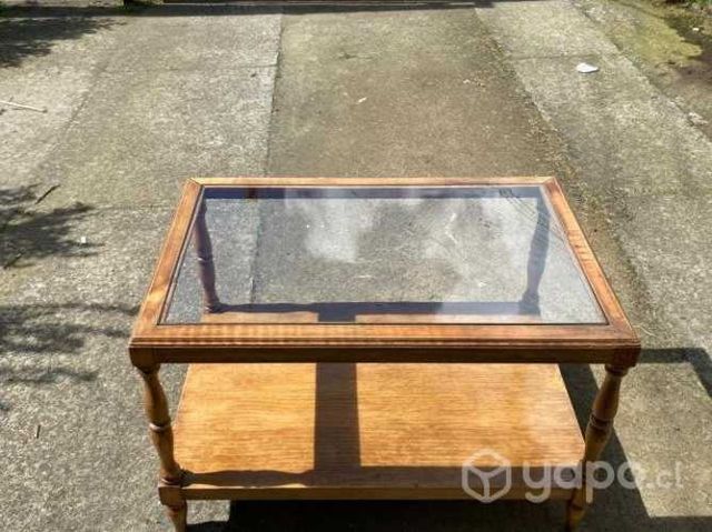 Mesa de centro de madera antigua