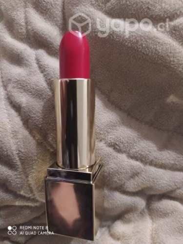 Lindo labial marca Estée Lauder nuevo
