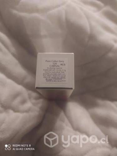 Lindo labial marca Estée Lauder nuevo