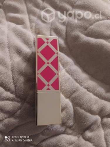 Lindo labial marca Estée Lauder nuevo