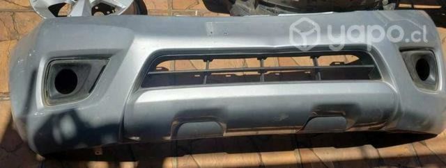 Parachoques delantero NP buen estado