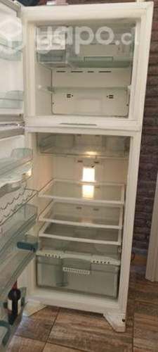 Nevera Grande súper buena sin detalles
