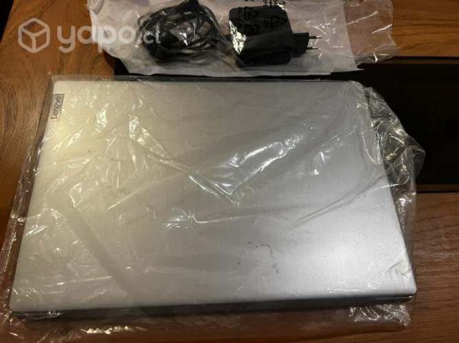 Computador Lenovo IdeaPad 3 15.6&quot;