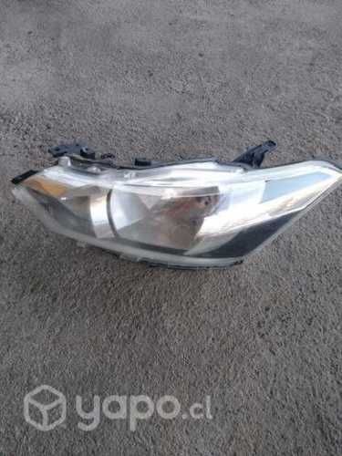 Optico Toyota New Yaris 13/19 izquierdo